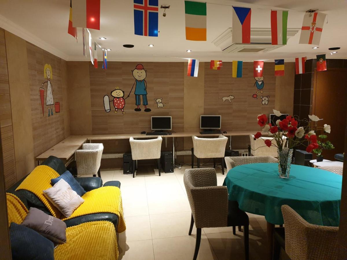 Antares Hostel Nice Bagian luar foto